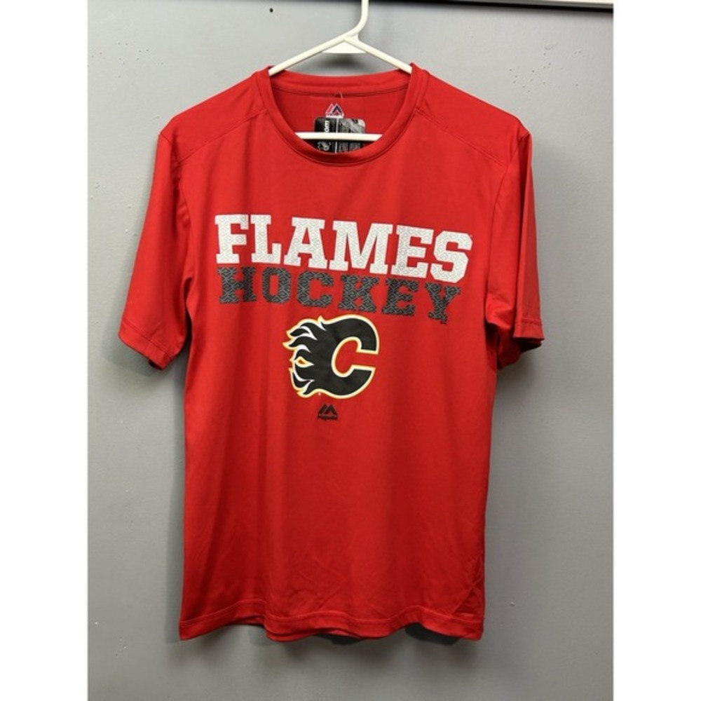 NHL Calgary Flames Red Crew Neck Tshirt Tee Adult Small Performance Majestic NEW